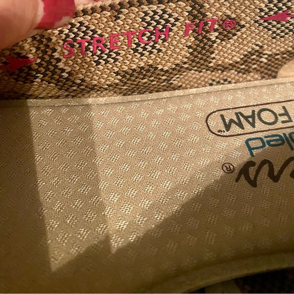 Skechers Air cooled memory foam cheetah print flats size 5.5 like new. - Picture 7 of 7